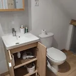 Apartamento à 300m De La Avec Parking Privé *