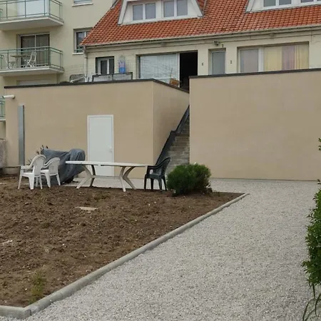 Apartamento à 300m De La Avec Parking Privé Camiers