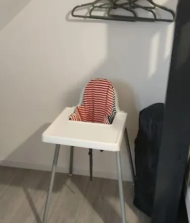 à 300m De La Avec Parking Privé Apartamento